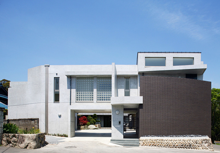 モダンアートな外観