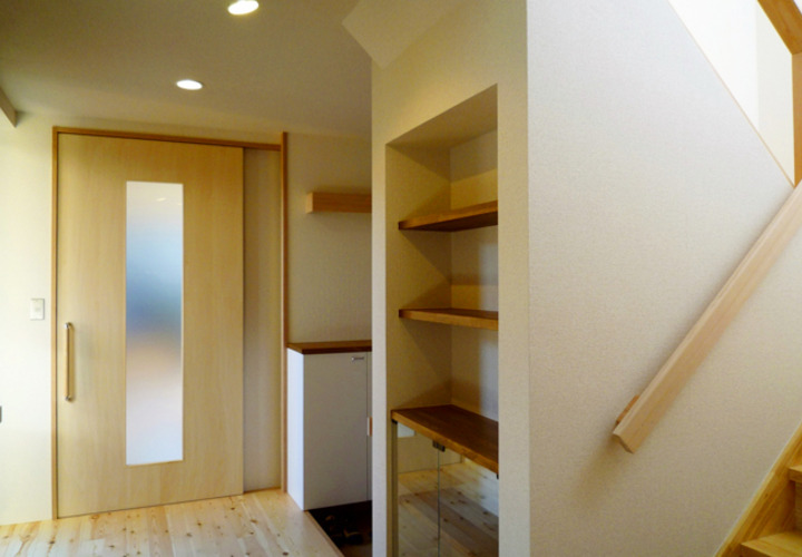 中庭から朝日が差し込みます