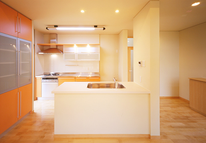 ゆったり動線のキッチンスペース
