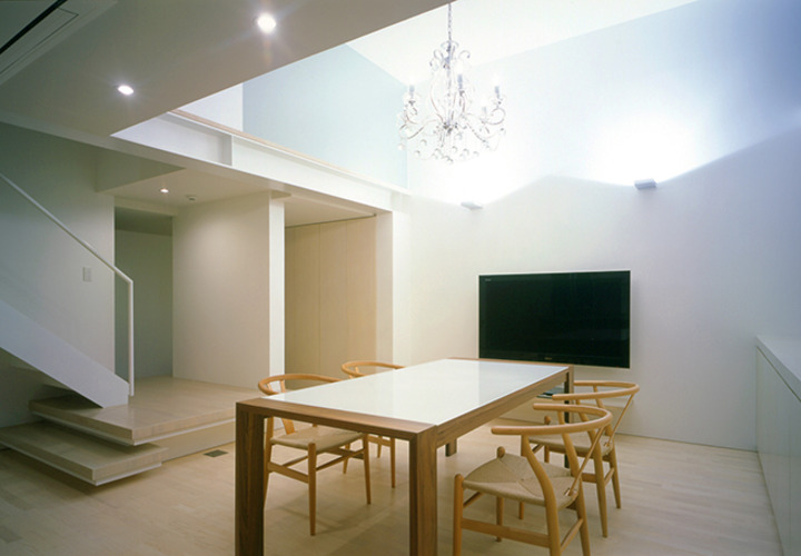 必ず家族が顔を合わせる、4世帯住宅のリビング