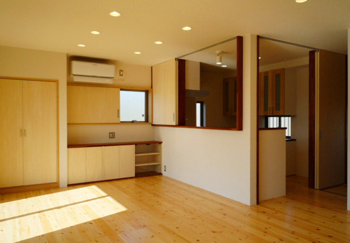 キッチンは引戸で閉じることができます。