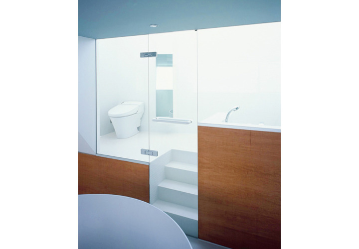 シンプルシックなホテルタイプのバスルーム