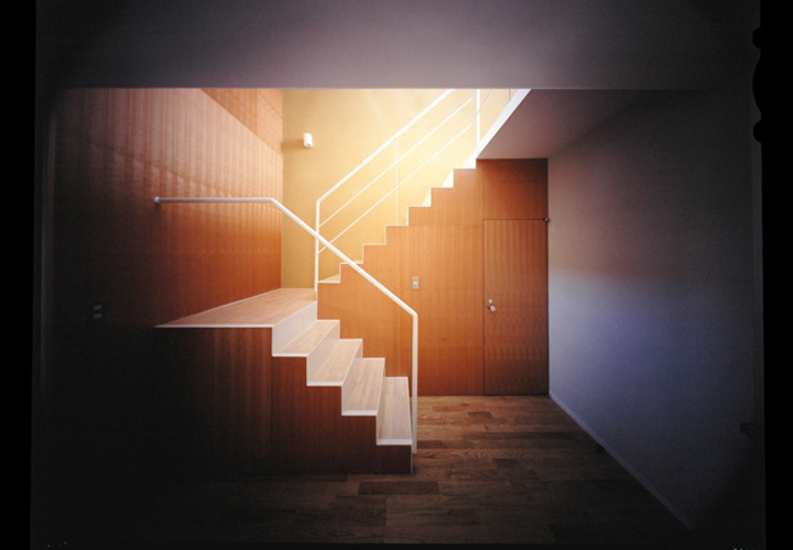 吹き抜けのオープン階段