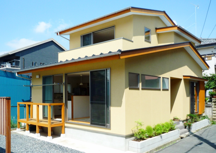 M House　落ち着きのある小住宅
