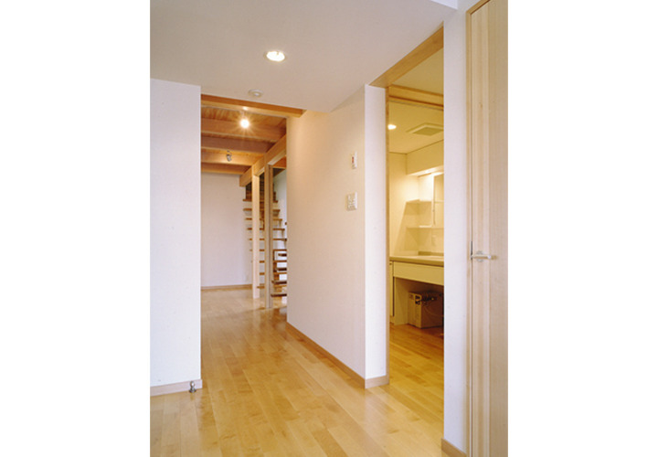 家族の声が通る室内空間