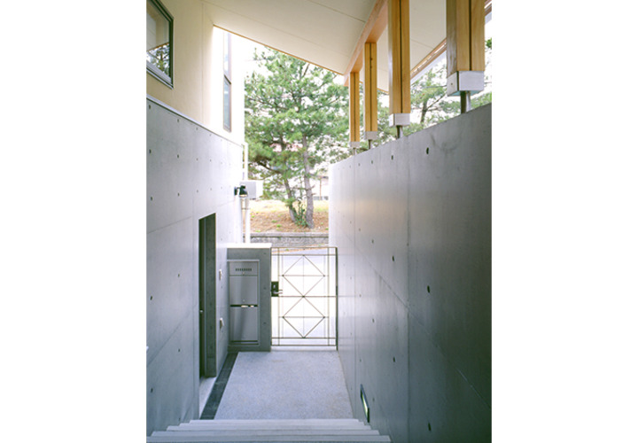 重厚感のあるエントランスホール