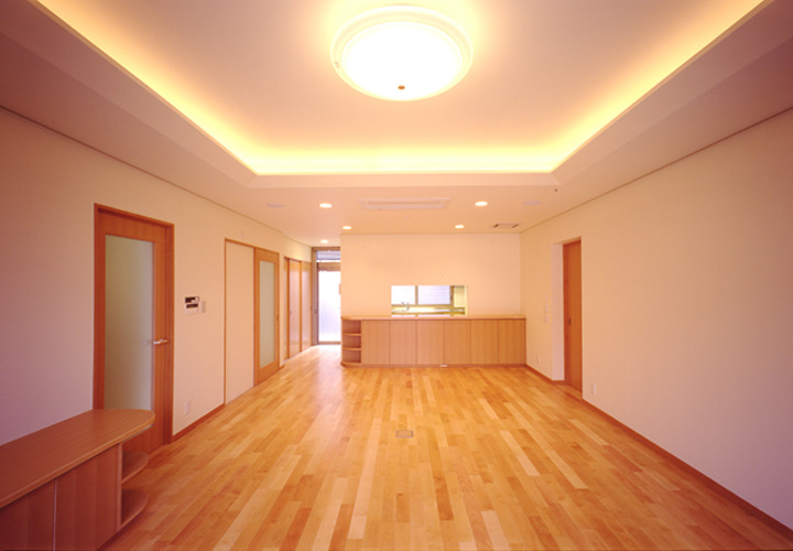 広々とした明るいリビング