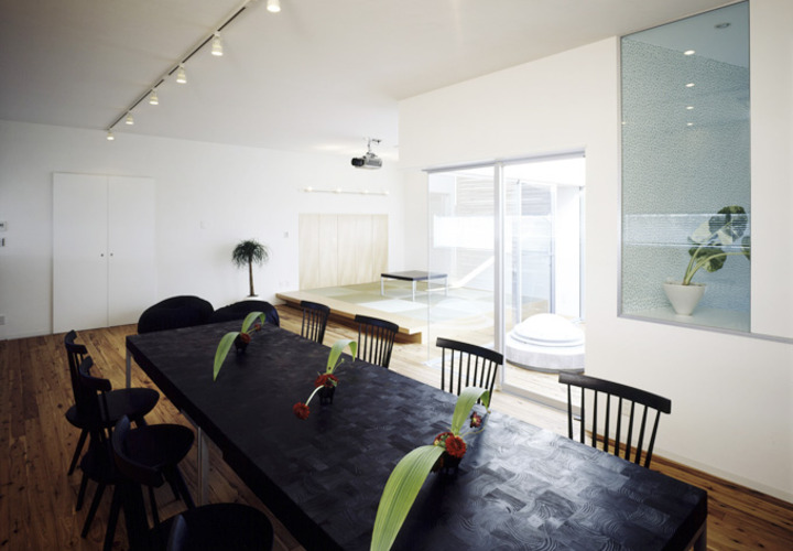 子上がり床の畳スペースがついたダイニング