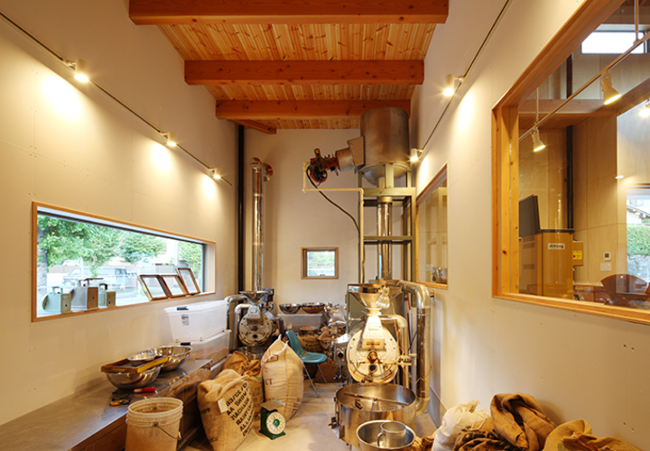 明るく機能的な作業スペース