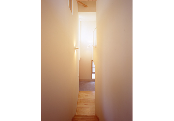 天井高のある階段