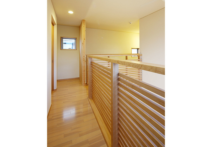 無垢材をふんだんに使用した優しい印象の室内