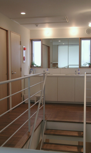 家族が多くても便利なダブルボウルの洗面スペース