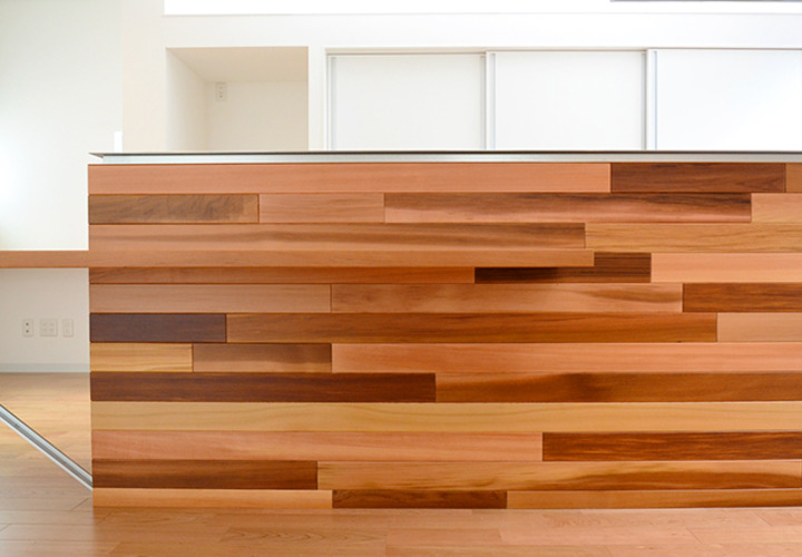 羽目板のキッチン