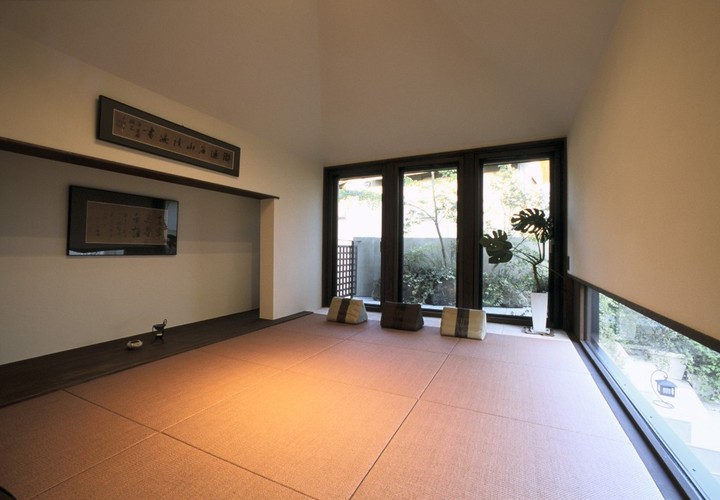 エスニックな雰囲気でリラックスできる和室