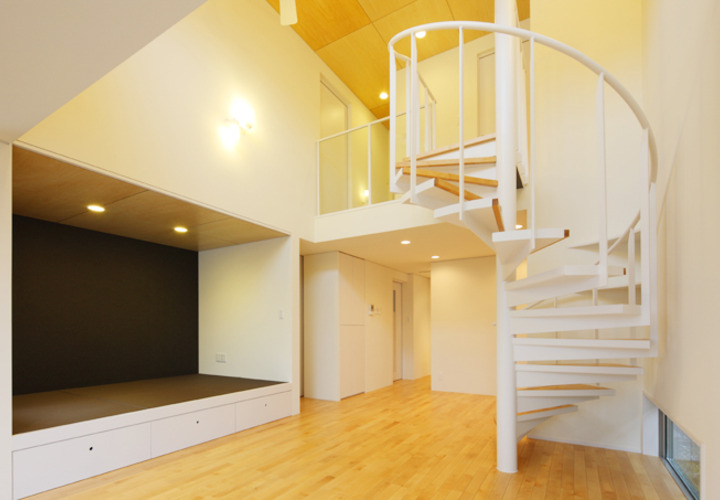 収納を付けた小上がりスペース