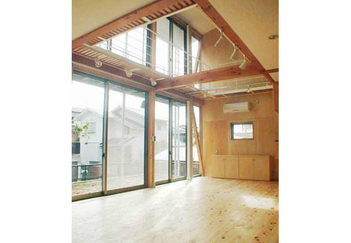 自然光がふんだんに注ぐ明るいLDK