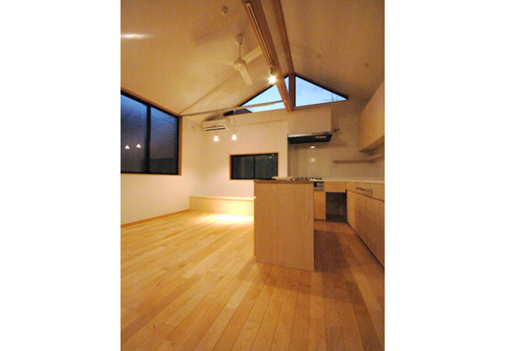 三角屋根の開放的なLDK