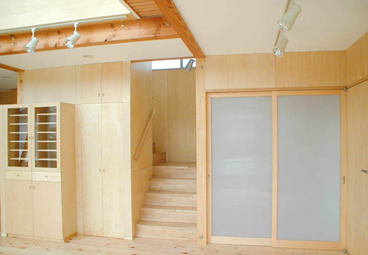 可動式の照明で照らし方も自由に