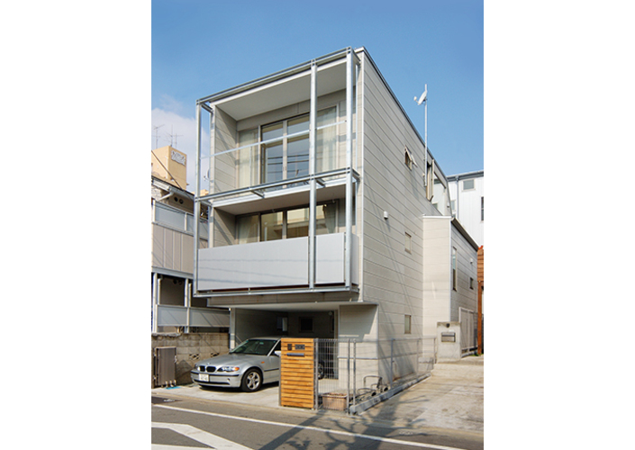 スチールフレームのある家