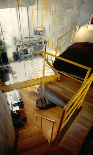 メゾネットタイプの浮き床のあるタイプの賃貸スペース