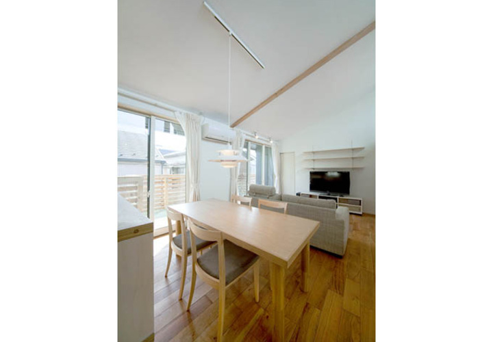 無垢材フローリングのLDK