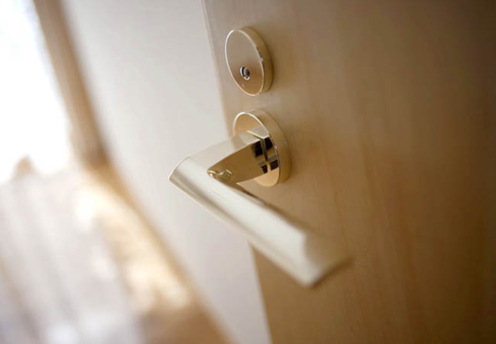 ゴールドの優しいレバーハンドル