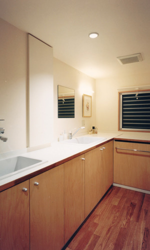 洗面スペースも換気や通風を良くしてアレルギー対策