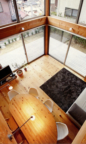 明るく、大きな吹き抜け