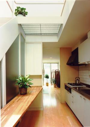 大山の狭小住宅