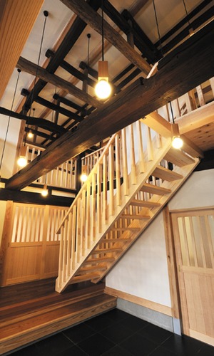 木組みを見せる