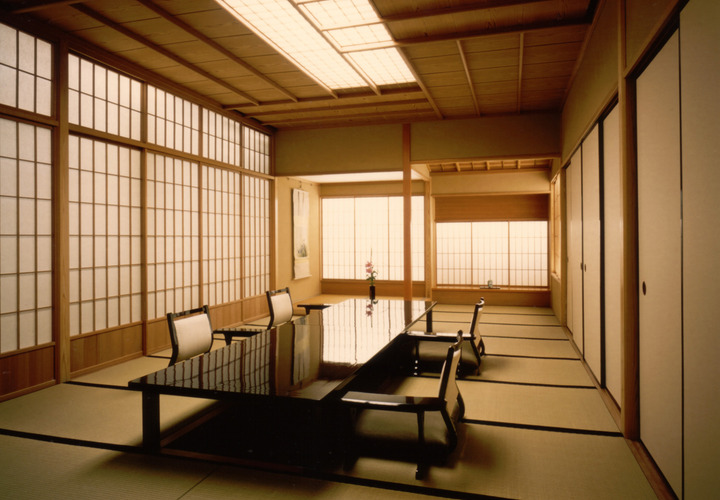日本の古き良き文化を残す伝統的な雰囲気を大切にした室内デザイン