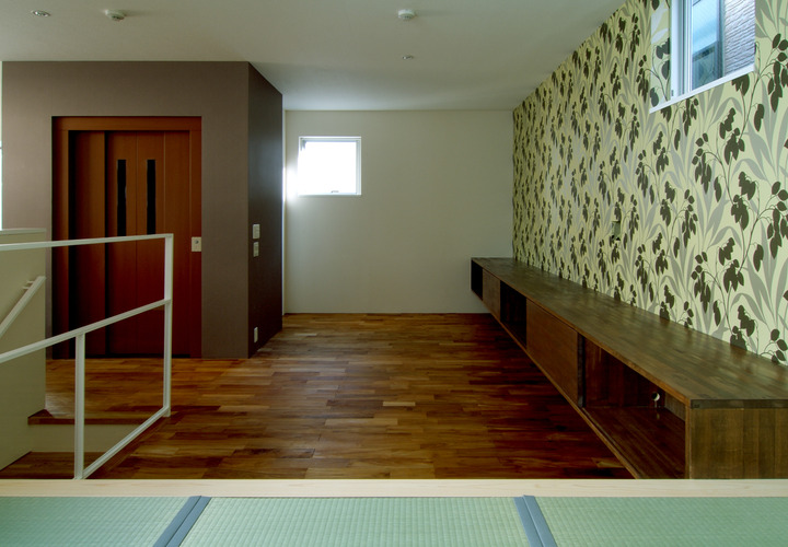 高齢のお父様のために、エレベーターを設置