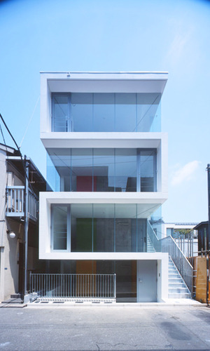 床、壁、屋根、階段だけの要素で構成したシンプルモダンなデザイン