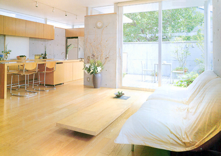 360度展開するハイサイドライトのある家