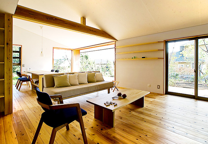 自然素材でつくられた心地の良い広間