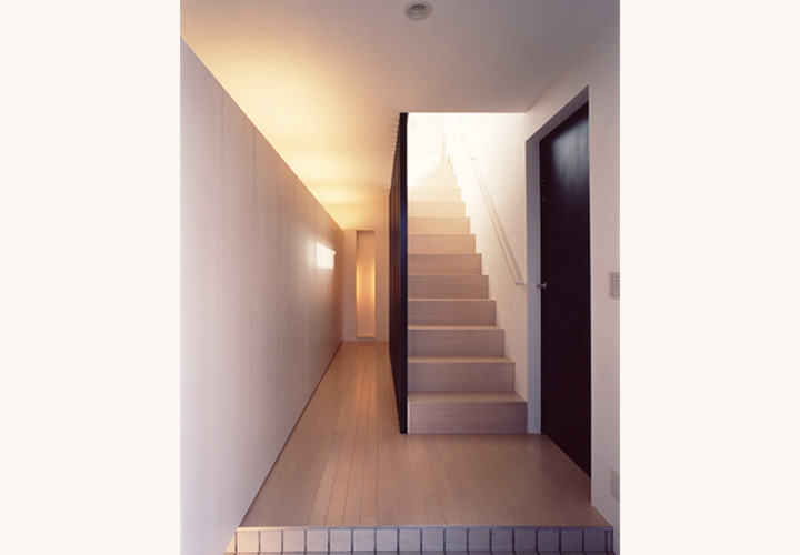 シンプルでスタイリッシュな玄関