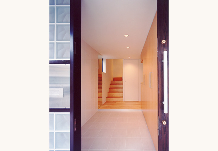 奥行きのあるエントランス