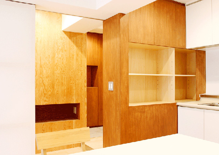 Mリノベーション - 合板で緩やかに切り分ける