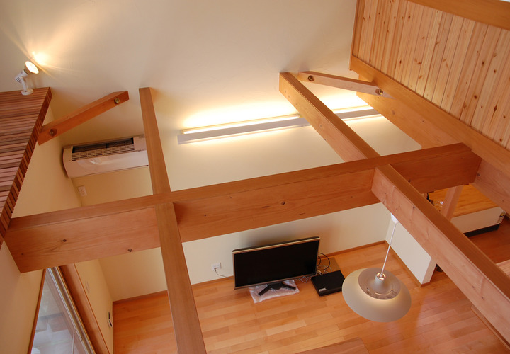 壁の珪藻土と無垢板