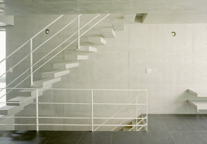 階段と極限の照明