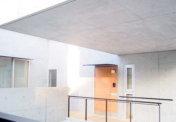 玄関アプローチ