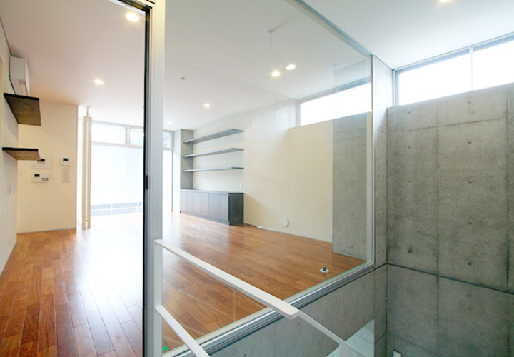 駐車場に繋がるリビング