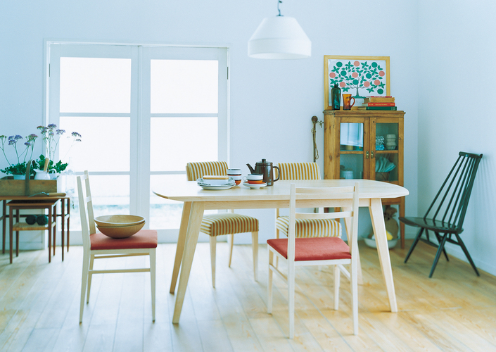 お気に入りのアイテムを集めたダイニングスペース