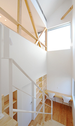 吹抜け下部読書コーナー