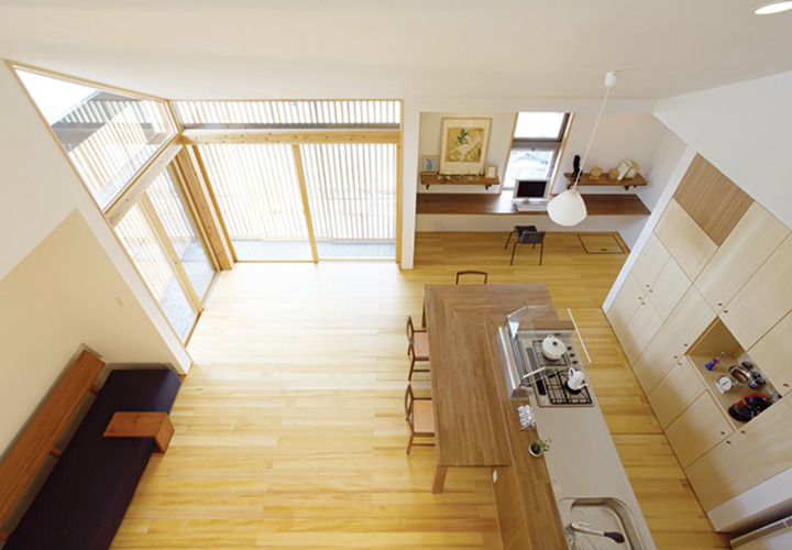 「キッチンが家の中心」な太宰府の家の茶の間スタイルのリビング