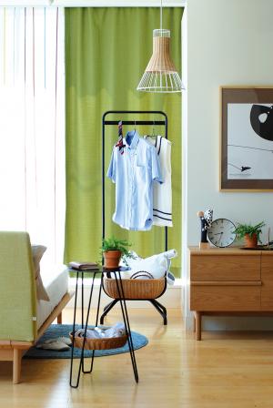 限られたスペースを有効活用できる便利でおしゃれなベッドサイド