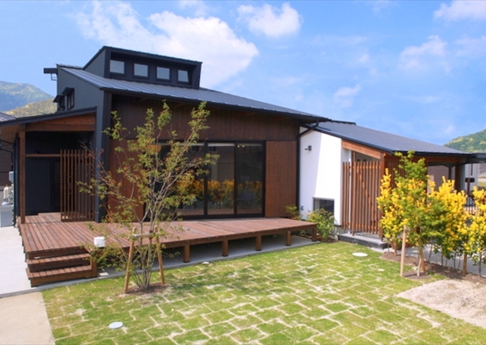 大屋根光庭の家/蒲郡