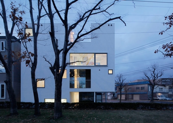 白のコラージュ