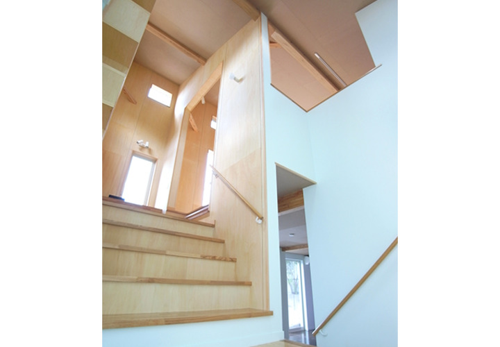 玄関から見る室内の眺め