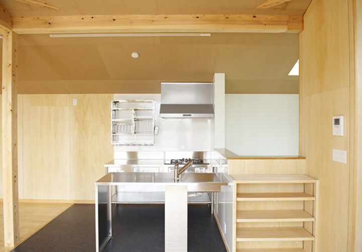 コンパクトにまとめたキッチン